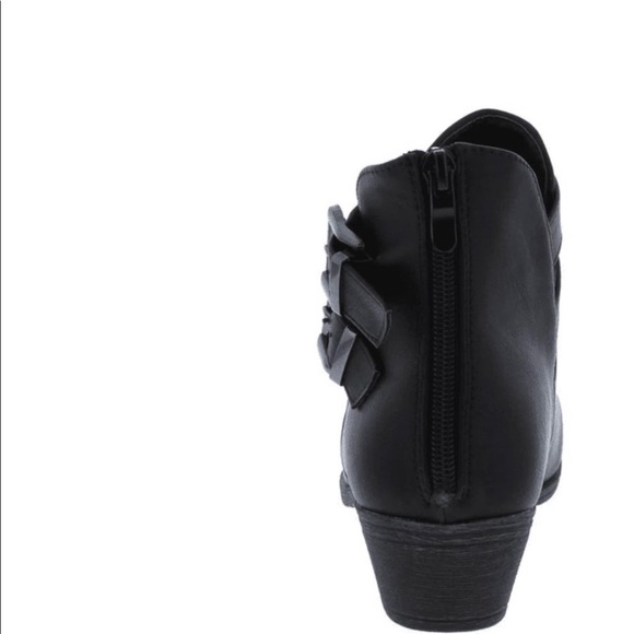 Black Dual Buckle Boots - Picture 3 of 3